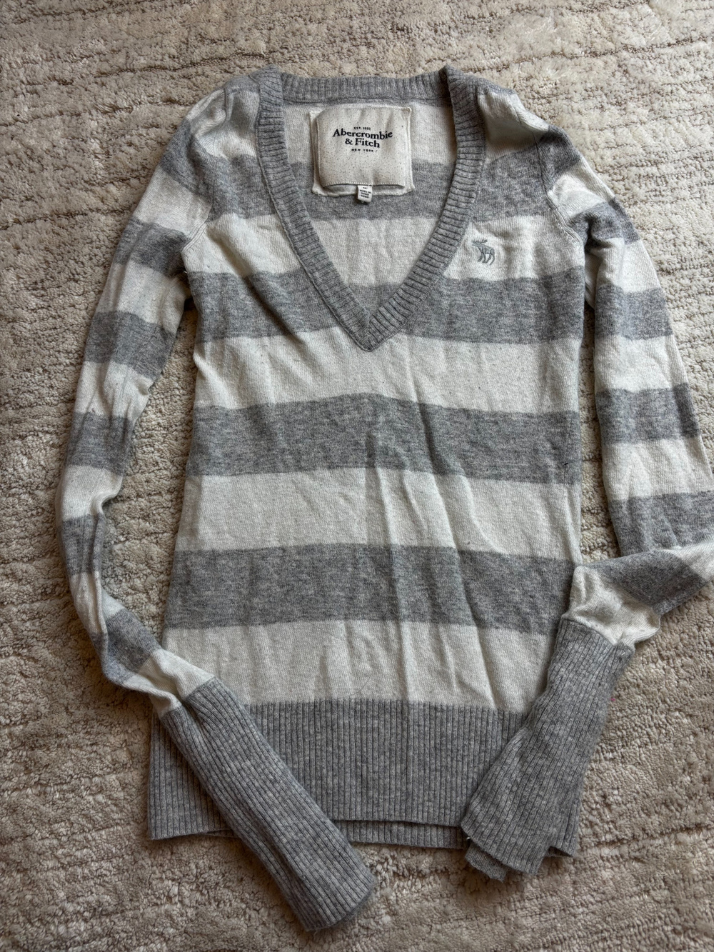 Abercrombie & Fitch Striped V Neck Sweater Gray White Size M
